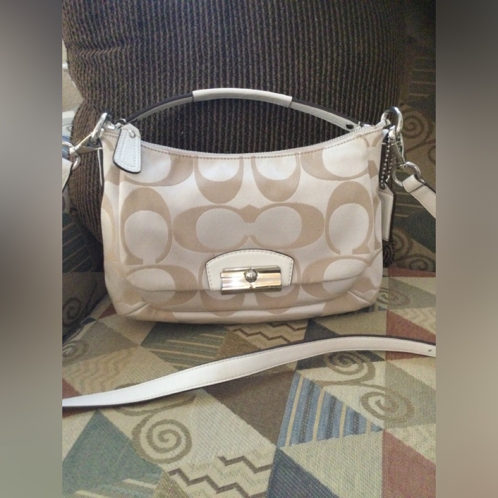 Coach Kristin Cream Beige Signature Crossbody Swing pak Shoulder Bag